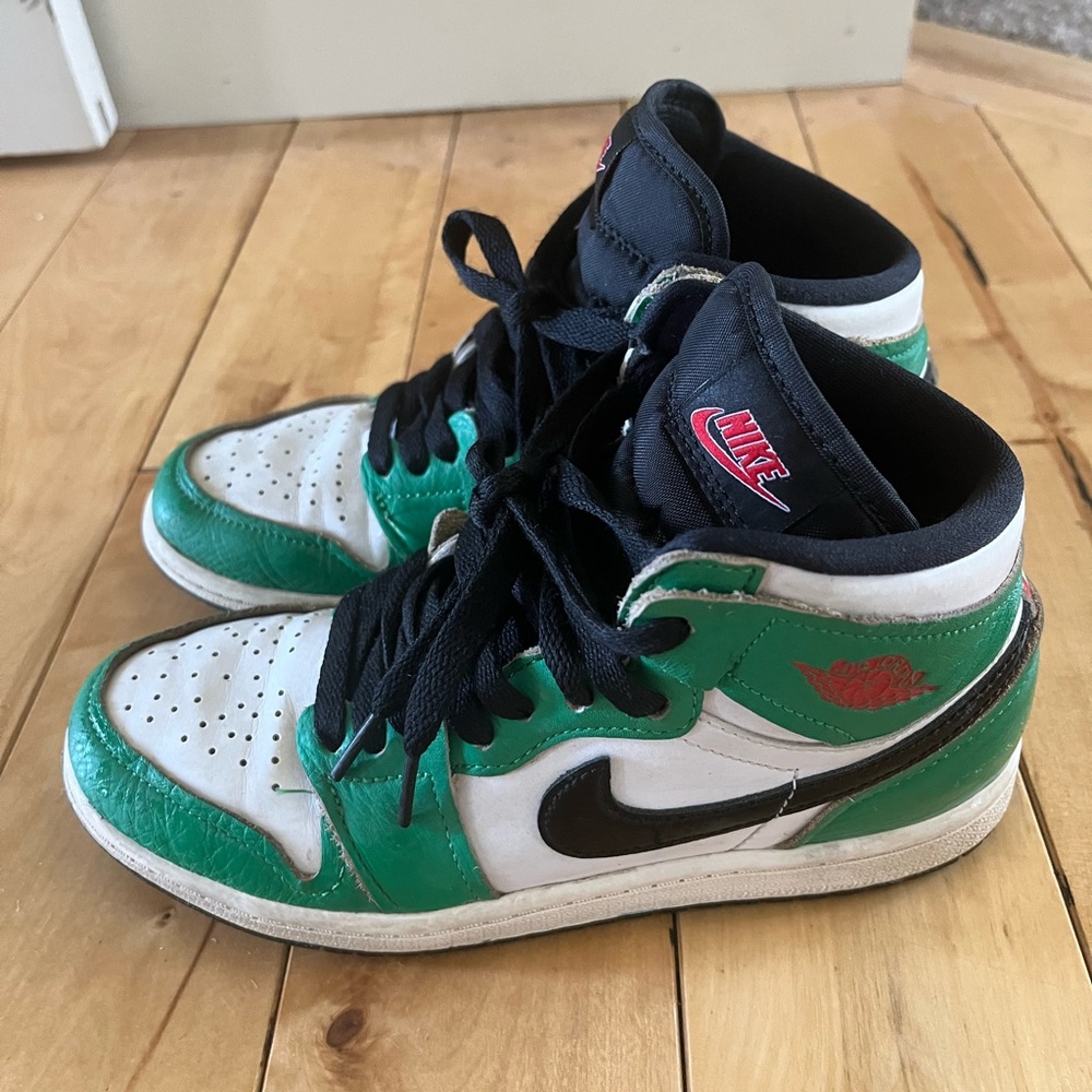 Boys (little boys) nike Jordan 1 size 2.5